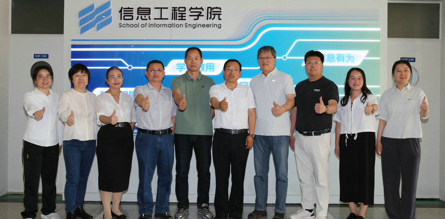 团队1_首页滚动图.jpg